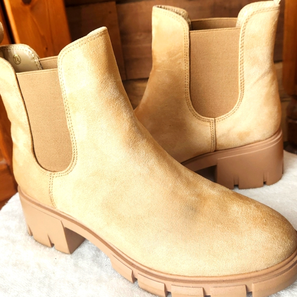 ZBY Tan Women's Chelsea Platform Boots With A Lug Sole- Ankle Boots Size 7.5 - Picture 3 of 10